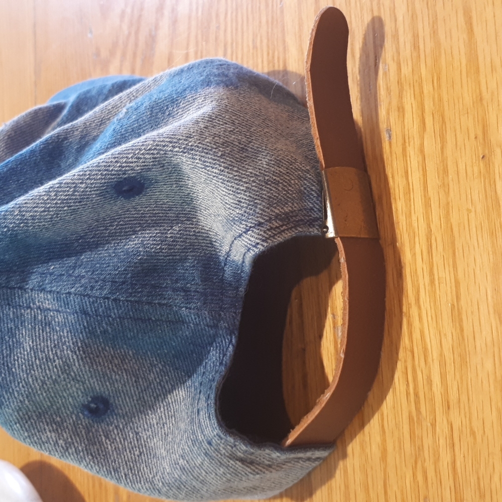Adjustable hat. - Picture 2 of 4